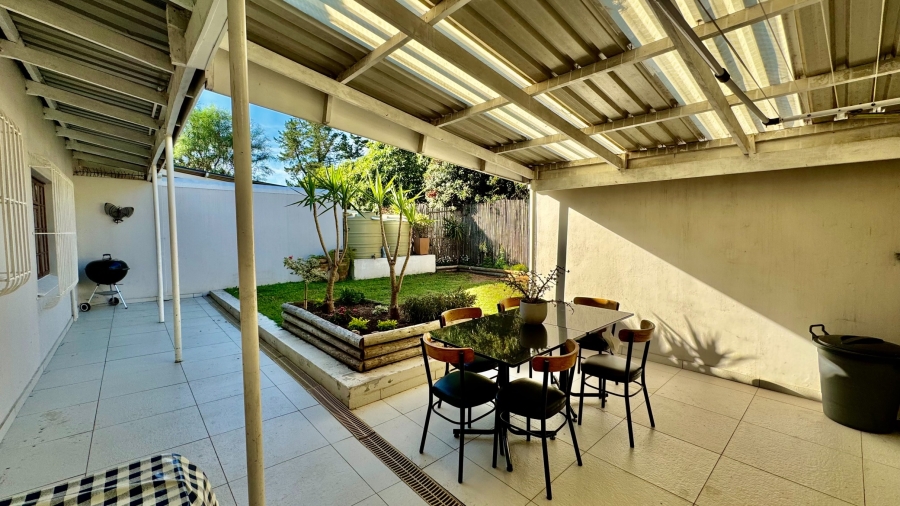 1 Bedroom Property for Sale in Raithby Western Cape